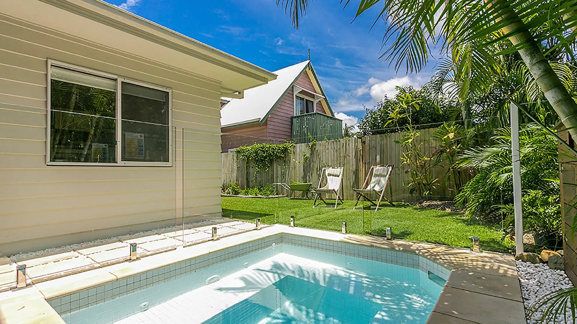 Elua Beach House - Modern Central Home W/ Swim Spa Byron Bay 0*,