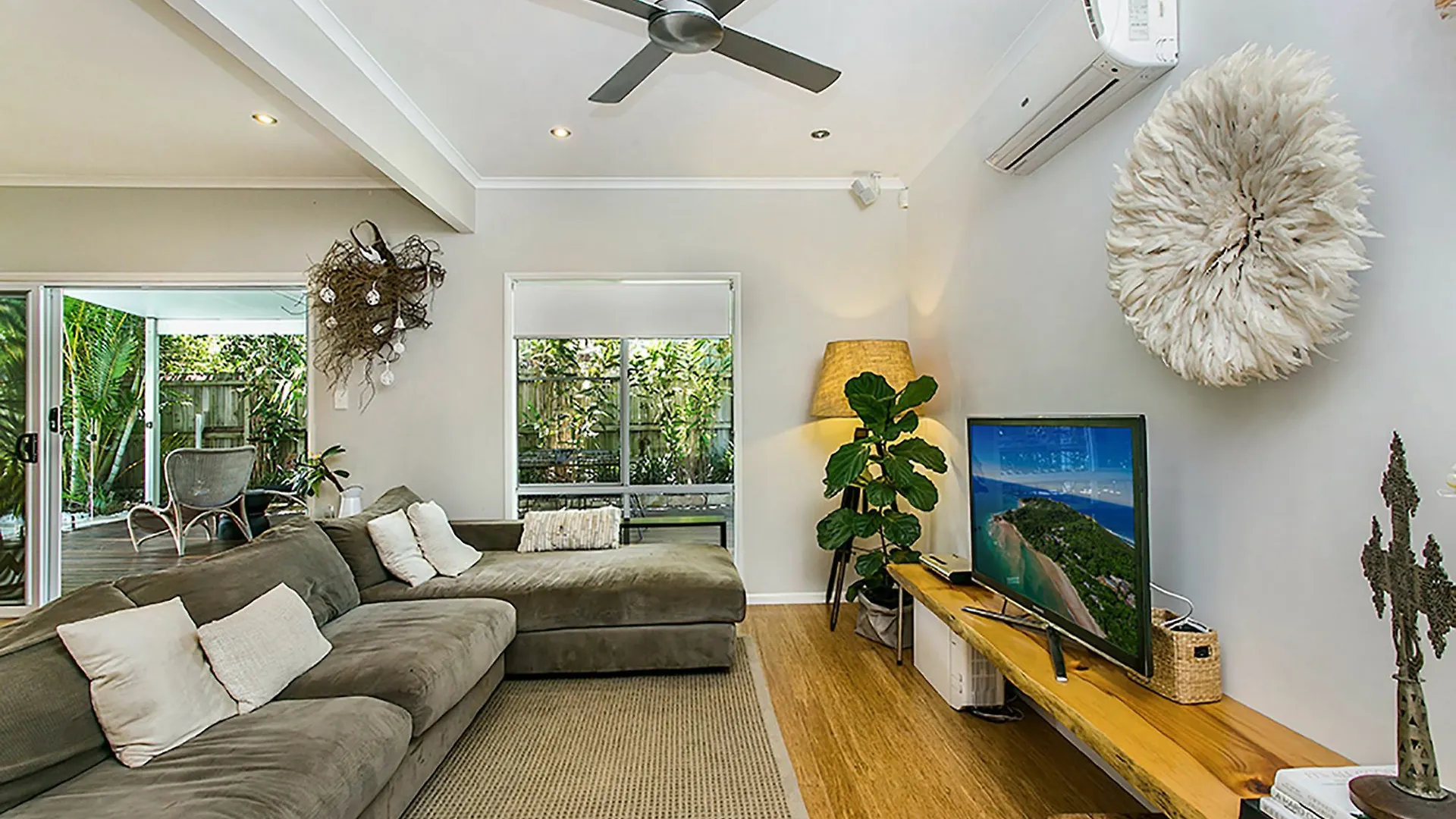 Elua Beach House - Modern Central Home W/ Swim Spa Byron Bay