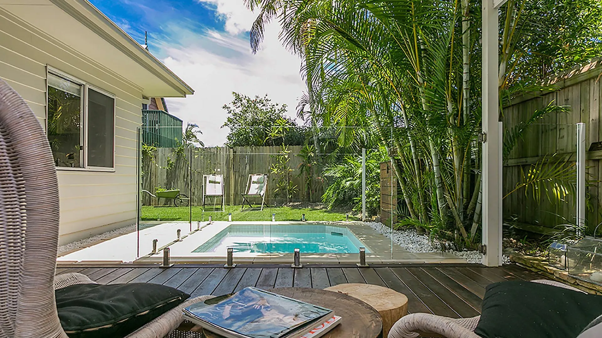 Elua Beach House - Modern Central Home W/ Swim Spa Byron Bay 0*,  Australia