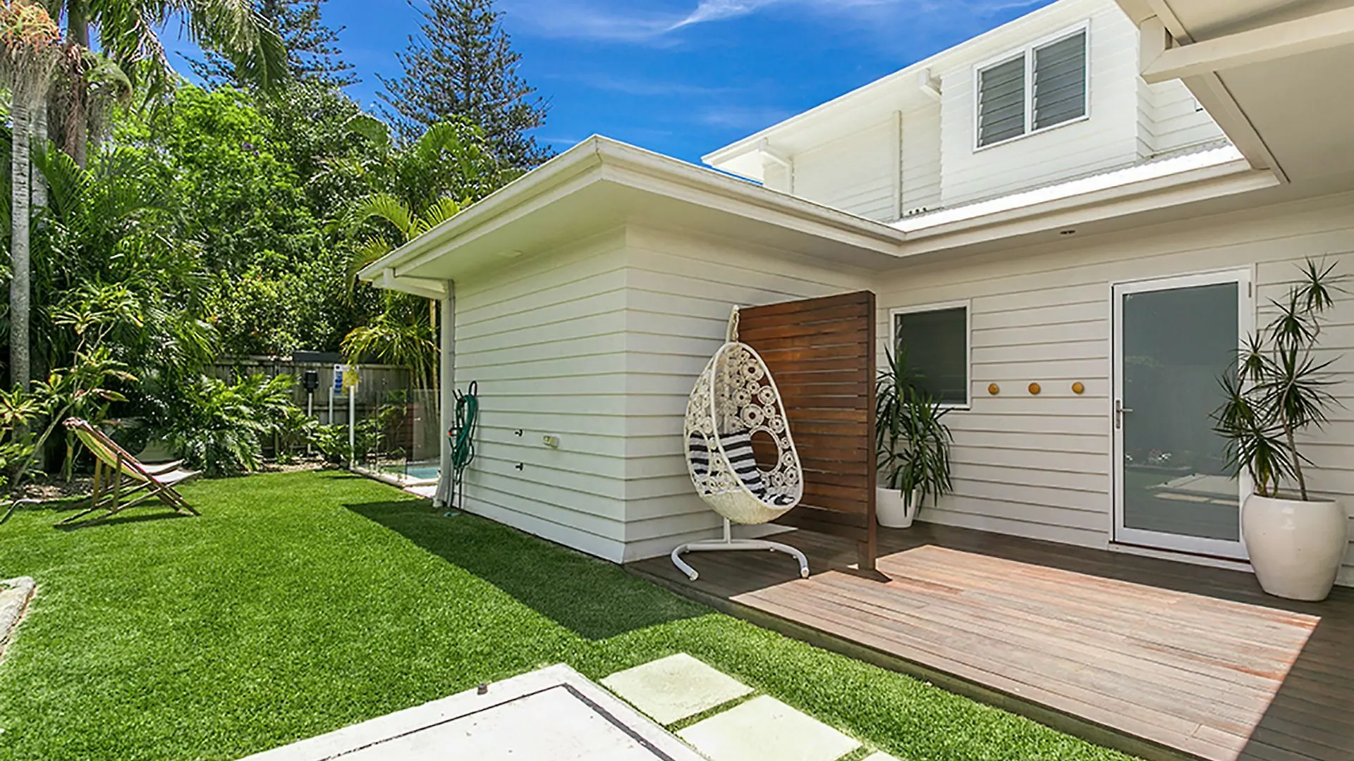 Elua Beach House - Modern Central Home W/ Swim Spa Byron Bay